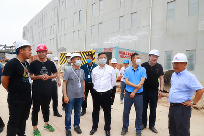 新鋰想公司董事長杜剛親臨一線，視察指導(dǎo)5萬噸鋰電正極材料項目建設(shè)工作